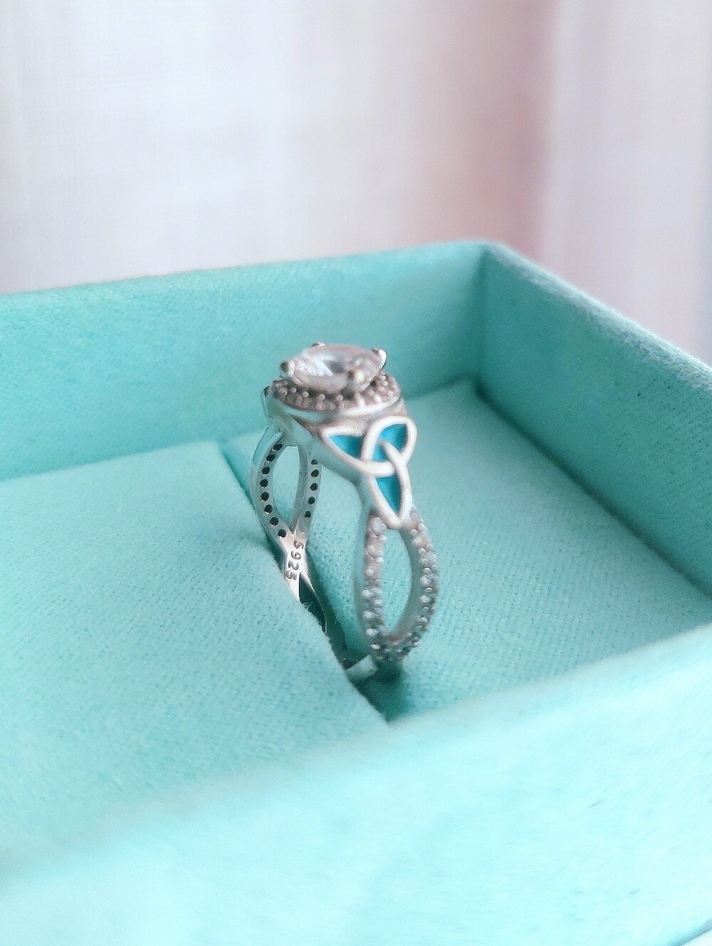 Serene Western Interwoven Lucky Leaf Ring Sterling Silver Moissanite Size 7 - Picture 8 of 10